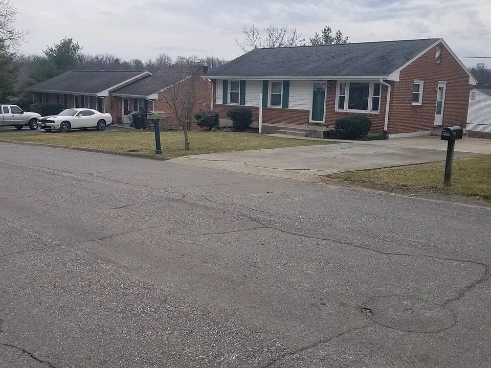 1st image of 2920 Diplomat Dr