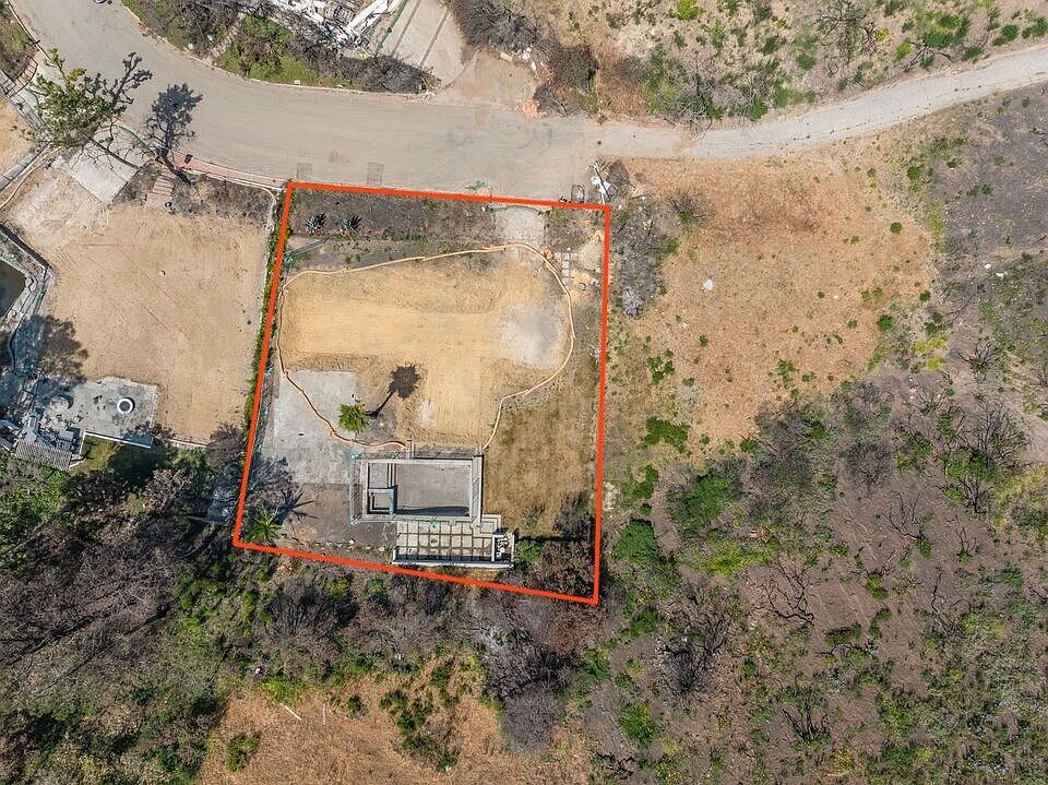 1st image of 1228 Las Lomas Pl