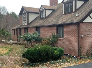 160 Chestnut Oak Rd, Glocester, RI 02814