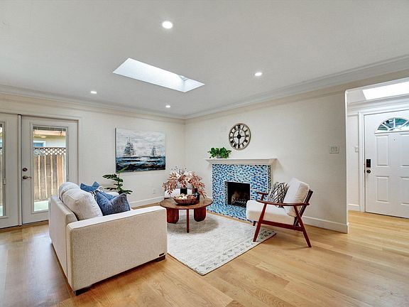 2nd image of 2801 Richard Ave