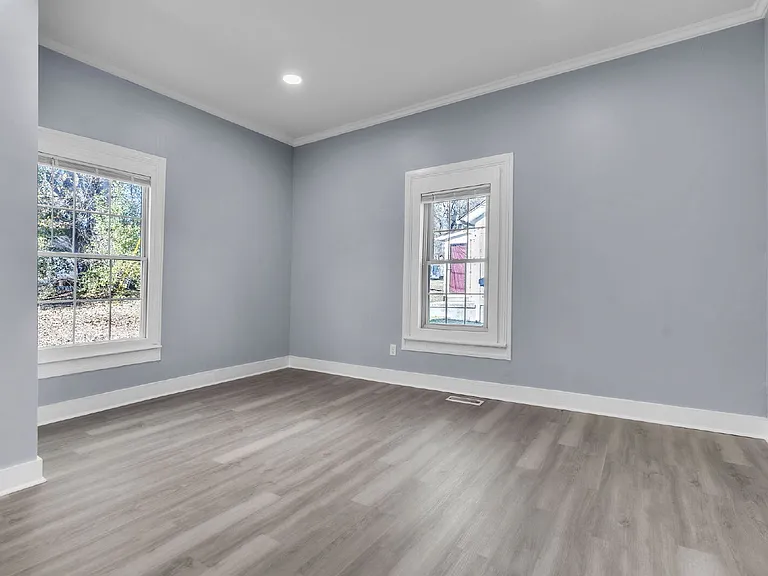 307 B St — Photo 15