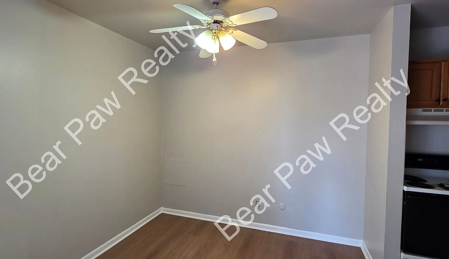 523 W 6th St — Photo 3
