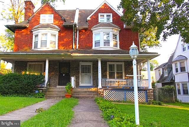 1st image of 5992 Woodbine Ave