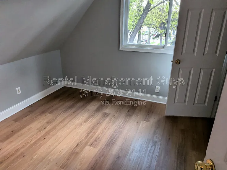 3301 Oliver Ave N — Photo 13