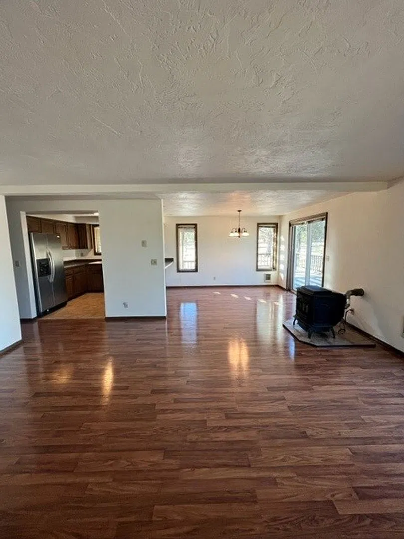 Your Dream Retreat on 5 Acres: Mountain Views and Serenity in Powell Butte! — Photo 4
