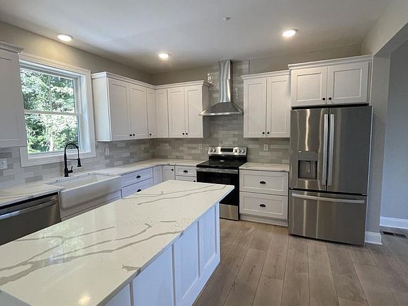 5th image of 506 Talbot Rd
