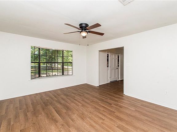 5th image of 17357 Briarwood Dr