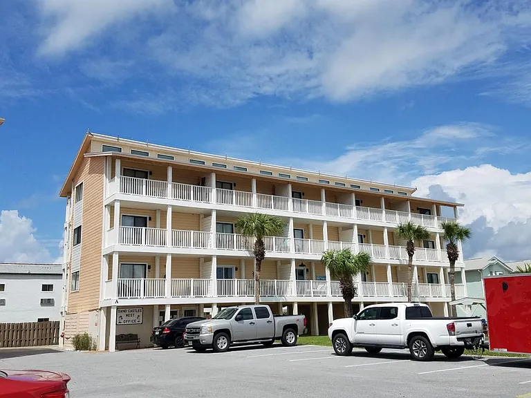 Best complex on the west end!