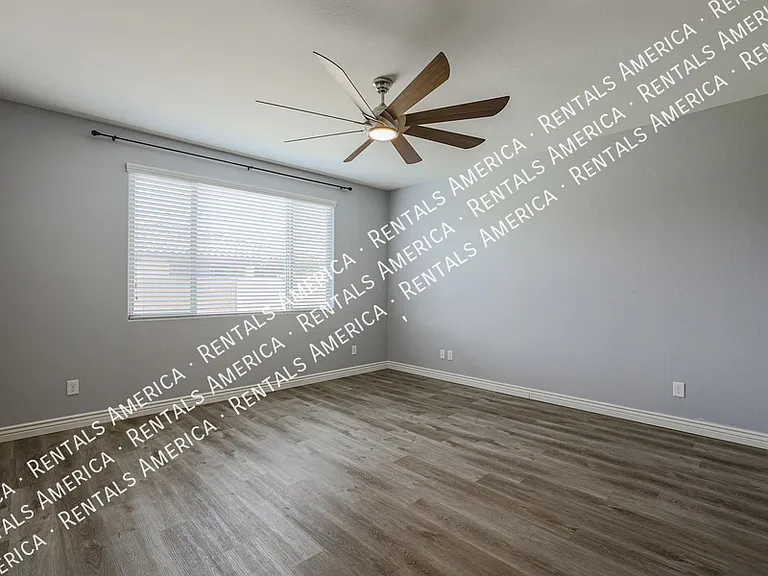 4217 W Winston Dr — Photo 16
