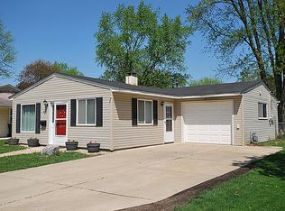37 Chatham Pl, Montgomery, IL 60538