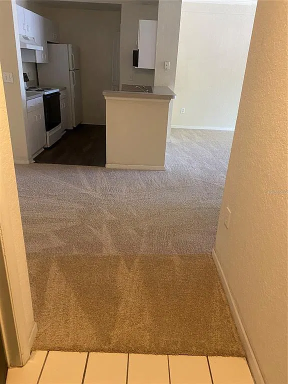 1 bed, 1.0 bath, 892 sqft, $1,275 — Photo 2