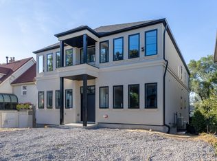 60 Cannon Rd #4, Toronto, ON M8Y1S1