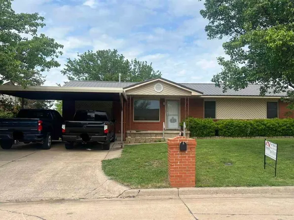 4206 SE Dorchester Dr, Lawton, OK 73501