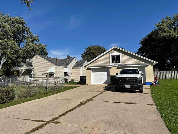 3rd image of 1804 Cranston Rd