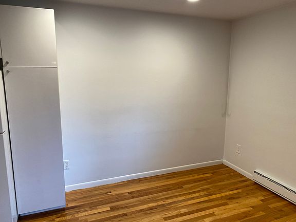 2nd image of 15 Euston Rd APT 17