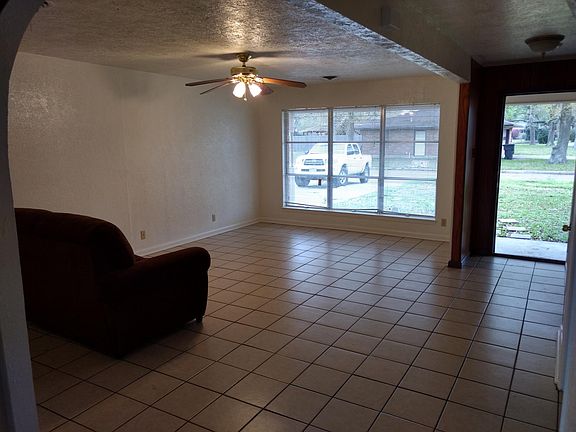 2nd image of 319 33rd St