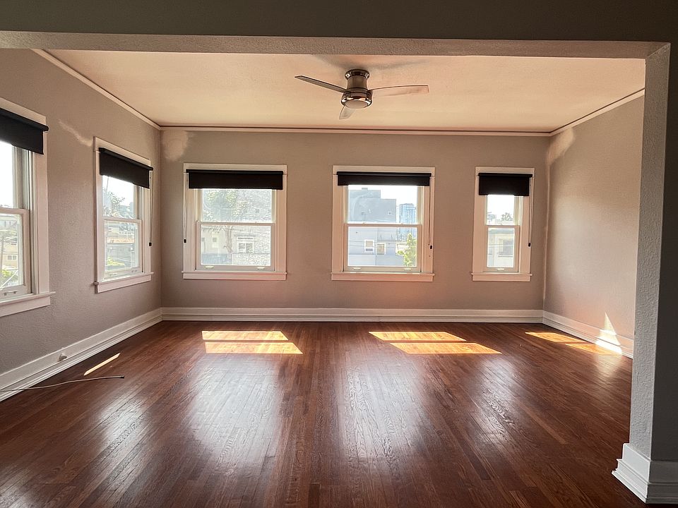 1st image of 130 Hawthorn St