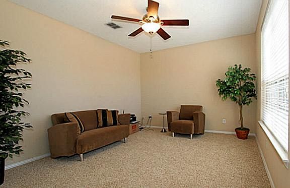 4th image of 1529 Swan Lake Dr