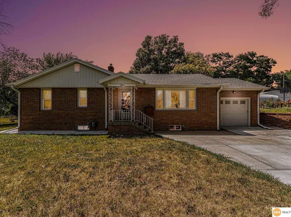 1926 S 27th St, Omaha, NE 68105