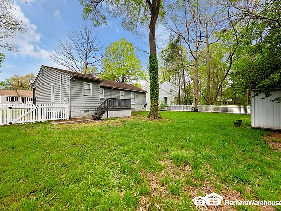 5th image of 122 Courtside Dr