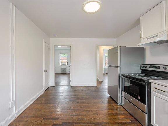 2nd image of 2425 E St NE APT 4