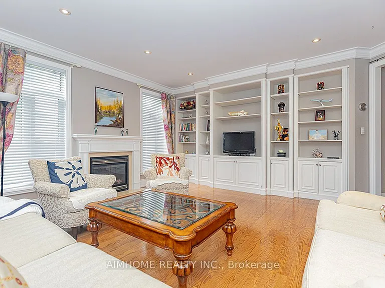 395 Princess Ave — Photo 13