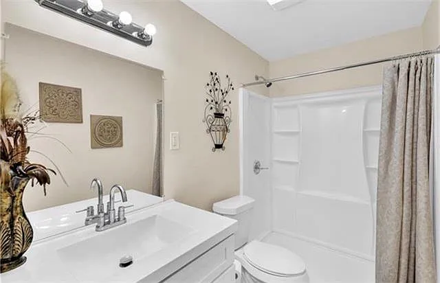 5626 Saint Claude Ave — Photo 6