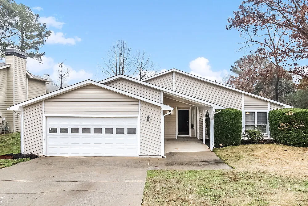 3 bed, 2.0 bath, 1850 sqft, $1,900 — Photo 1