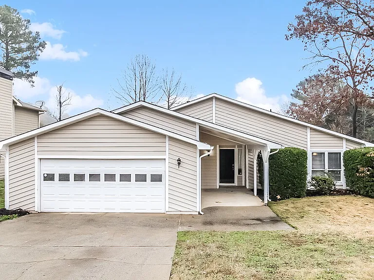 2468 Mistletoe Ln — Photo 1
