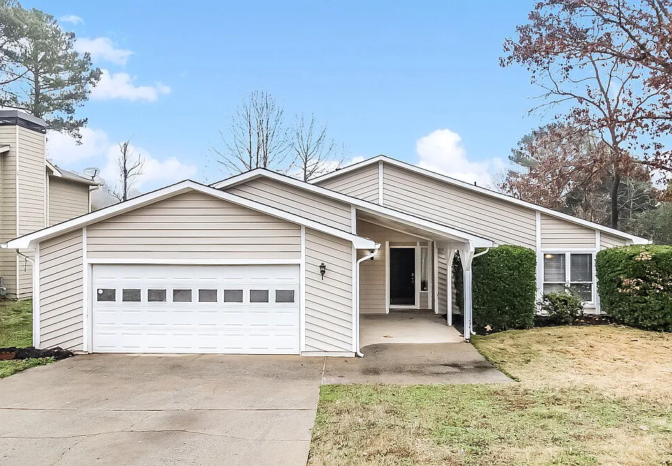 2468 Mistletoe Ln