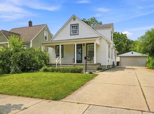 2234 Grange Rd, Trenton, MI 48183
