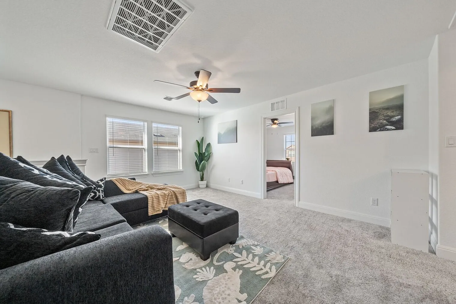 6 bed, 4.0 bath, $5,790 — Photo 2