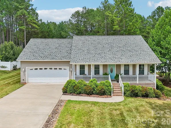 2182 Evergreen Dr, Newton, NC 28658