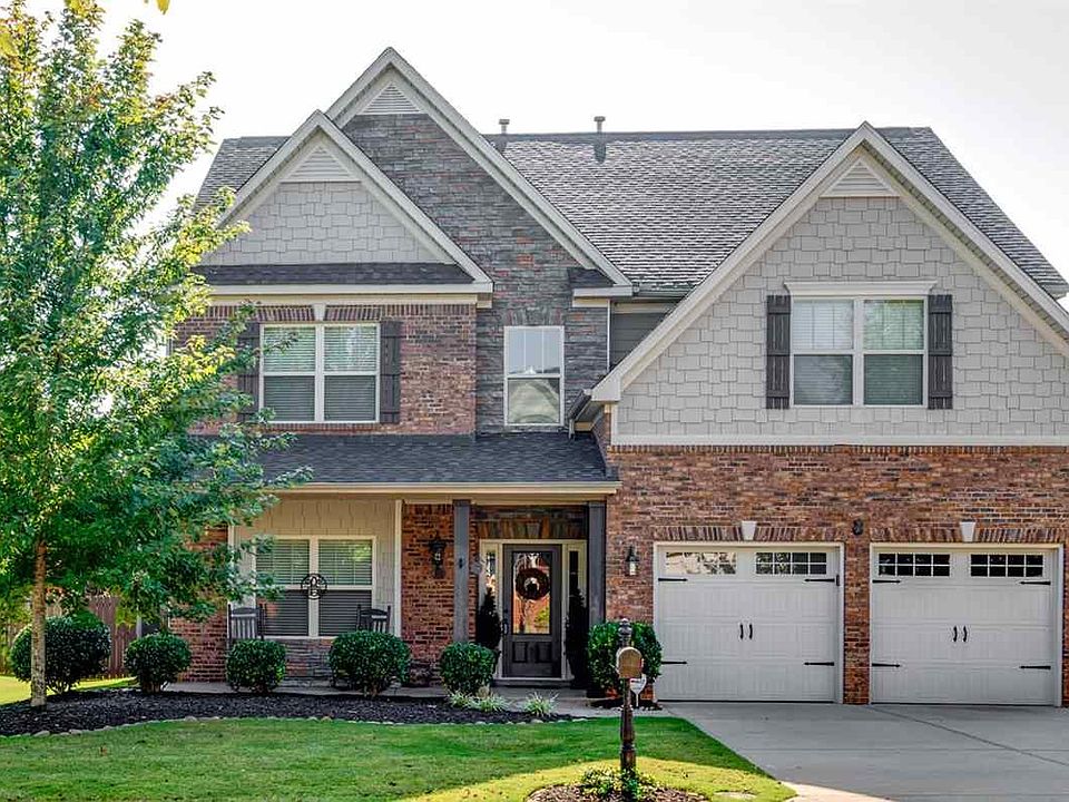 1st image of 8 Ashby Grove Dr