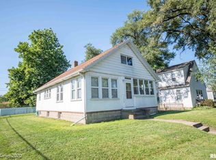 1320 Henrietta St, Pekin, IL 61554