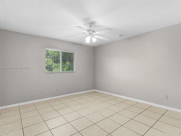 2412 Millie Ave S #2412 — Photo 17