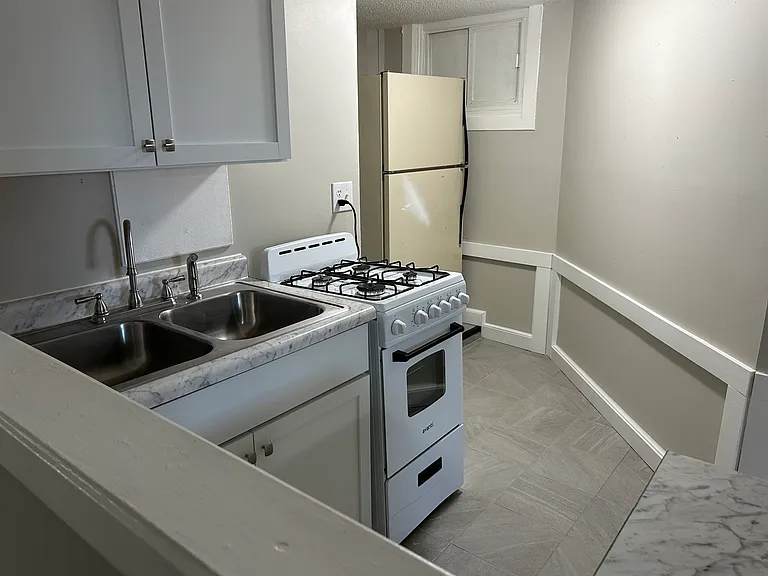 607 N 40th St #5 — Photo 7