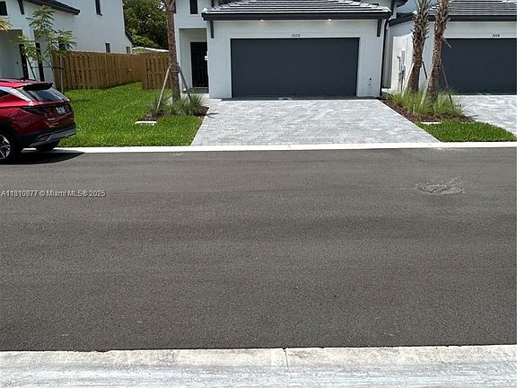 2nd image of 3000 Park Pl