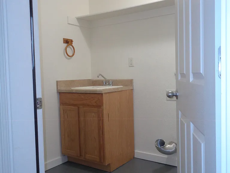 436 Norway St NE — Photo 17