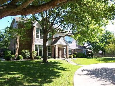 1st image of 2914 Stratford Dr