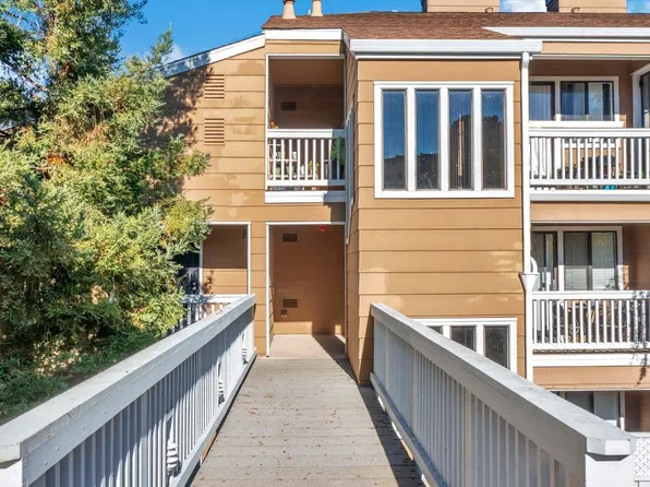 201 Village Place, Martinez, CA 94553