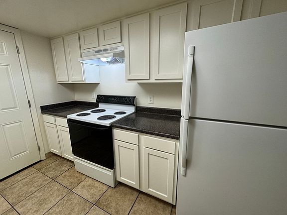5th image of 13201 N 21st Pl APT 4