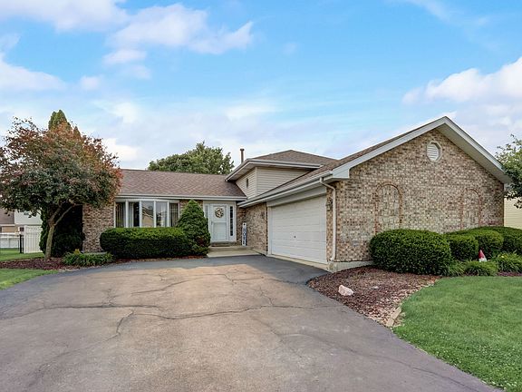 2nd image of 2805 Daniel Lewis Dr