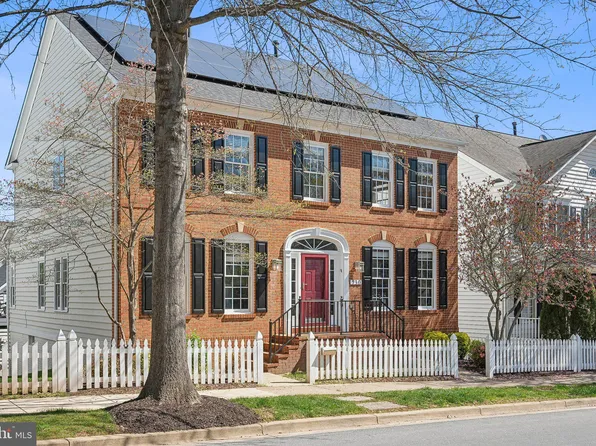 930 Rockborn St, Gaithersburg, MD 20878