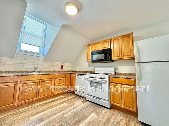 5th image of 194 Ives St Floor 3