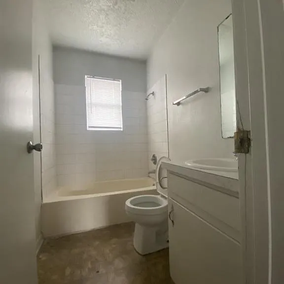 1208 Urbantke Ct #10 — Photo 2
