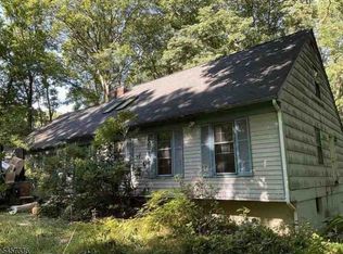 5 Rocky Heights Rd, Morris Plains, NJ 07950