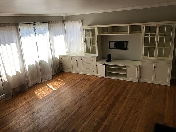 Spacious and light-filled living room with lots of southern light.
