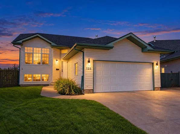 133 E Wellington Close, Blackfalds, AB T4M 0K2