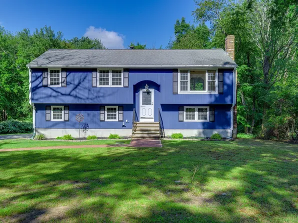 32 Thicket St, Abington, MA 02351